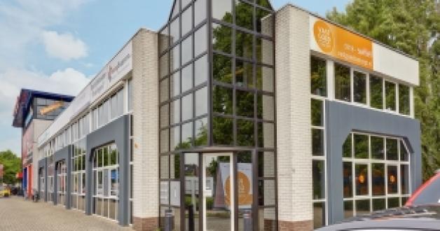 CMC Bedrijfsmakelaars verhuurt bedrijfspand aan Autoservice Van de Haar